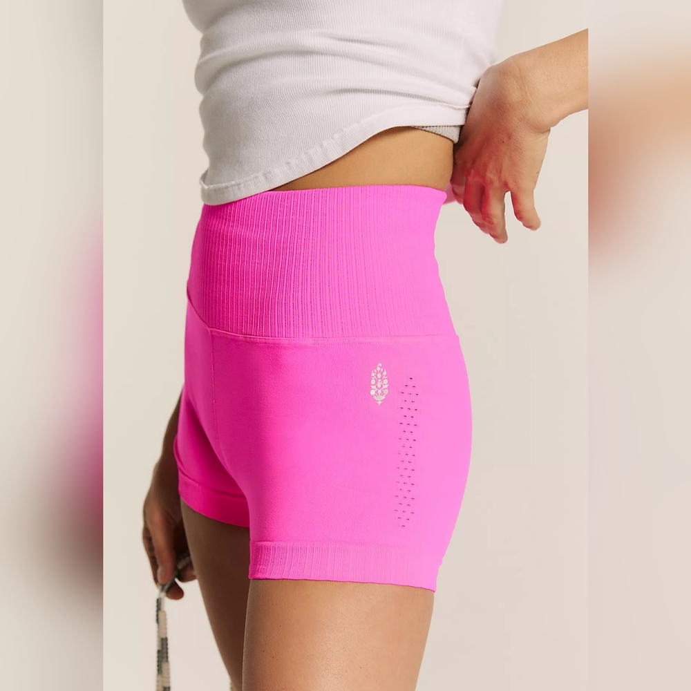 🏋️‍♀️ NWOT FREE PEOPLE Good Karma Running Shorts- Size m/l 🏋️‍♀️